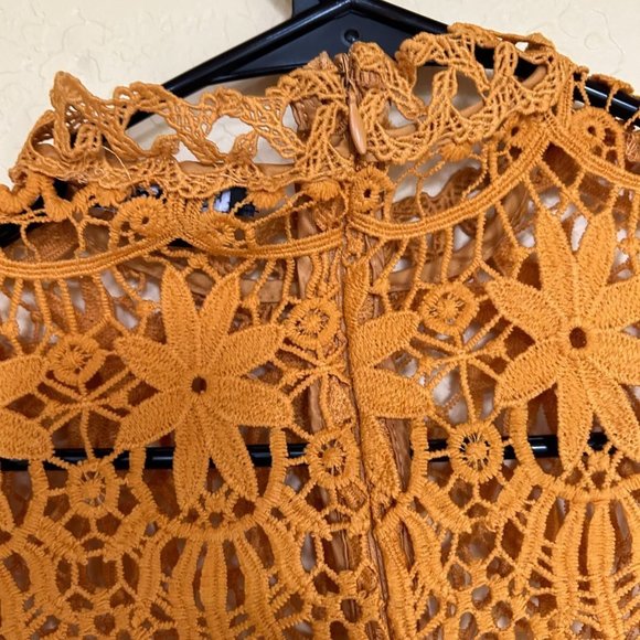 Fashion Nova Mustard Colored Embroidered Lace See Through Top Size Small (1414) - Picture 4 of 8
